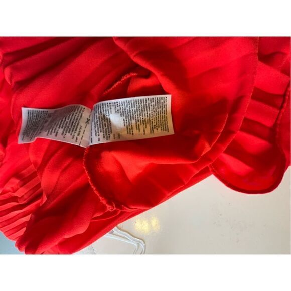 Banana Republic, red Christmasy accordion folded fabric, chiffon maxi size 0 fla - Picture 15 of 16